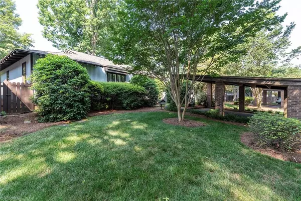 141 N Bermuda Run DR, Advance, NC 27006