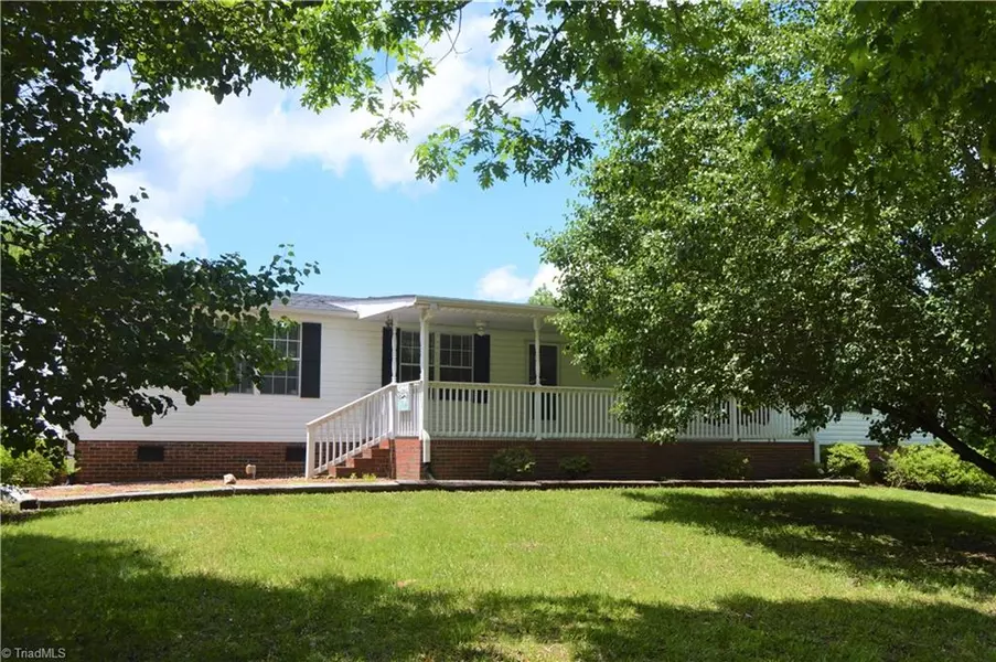 231 Lick Fork LN, Reidsville, NC 27320