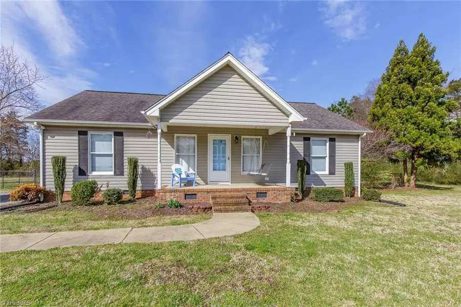 4531 Ashe DR, Burlington, NC 27215