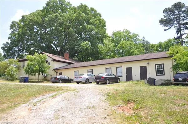 401 S Cherry ST, Wilkesboro, NC 28697