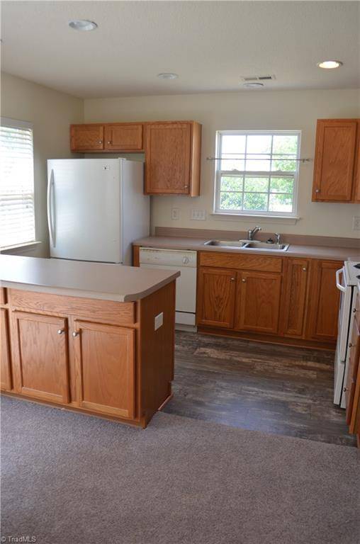 Greensboro, NC 27407,211 Malamute LN