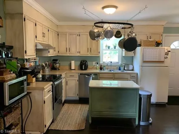 Mocksville, NC 27028,201 Rolling Hills LN