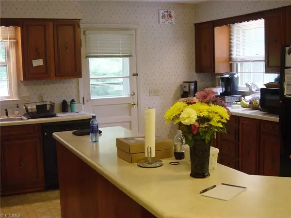 Wilkesboro, NC 28697,6041 NC Highway 268