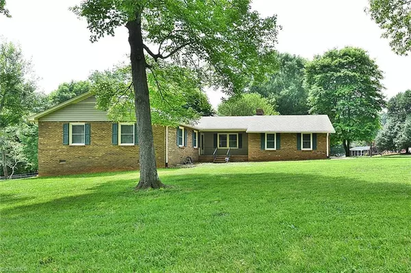 4830 Ellen AVE, Pfafftown, NC 27040