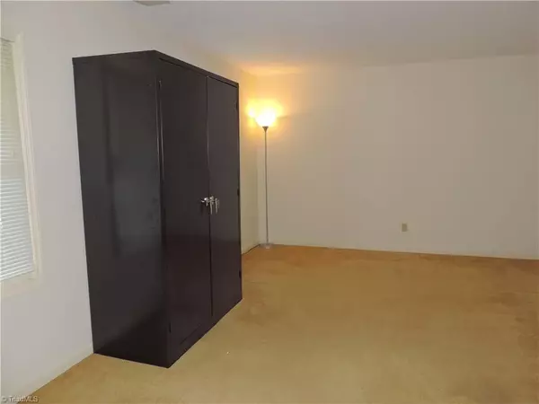 Pfafftown, NC 27040,7075 Shop RD