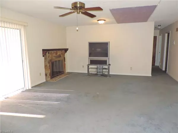 Pfafftown, NC 27040,7075 Shop RD