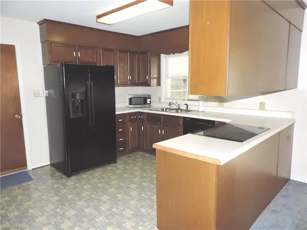 Pfafftown, NC 27040,7075 Shop RD