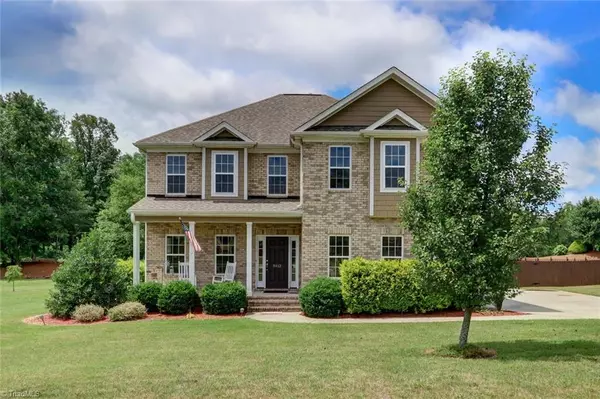 3412 Garrick TRCE, Browns Summit, NC 27214