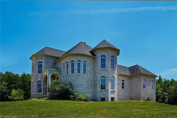 Summerfield, NC 27358,602 Bobcat RD