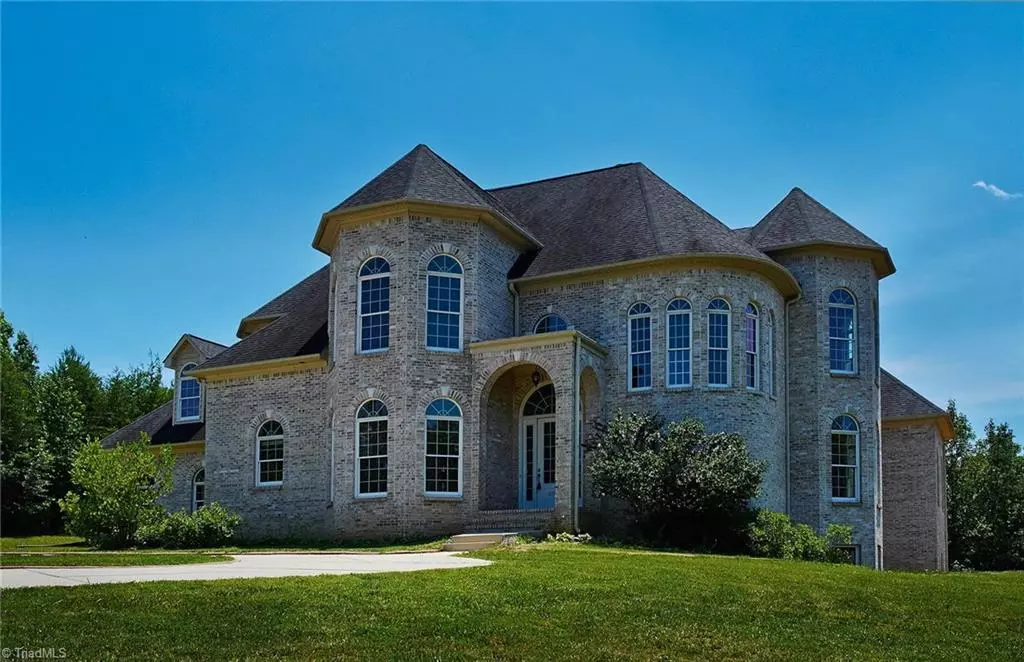 Summerfield, NC 27358,602 Bobcat RD