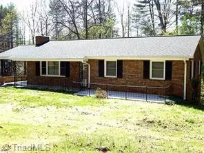 233 Woodland DR, Elkin, NC 28621