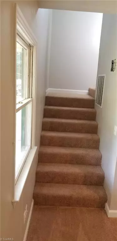 King, NC 27021,110 Allen ST