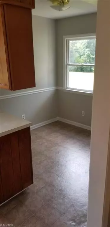 King, NC 27021,110 Allen ST