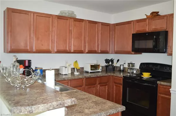 King, NC 27021,201 Pilot Bluff DR