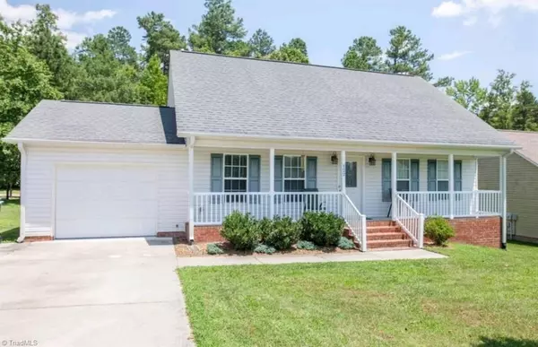 122 Coral LN, Thomasville, NC 27360