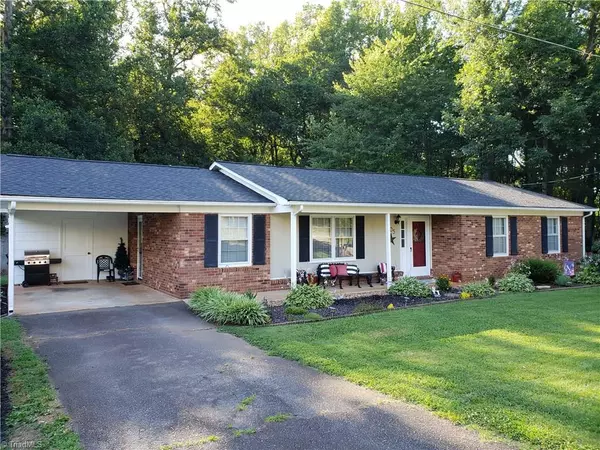 205 Partridge LN, King, NC 27021