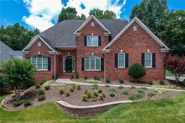 135 Ashbourne Lake CT, Clemmons, NC 27012