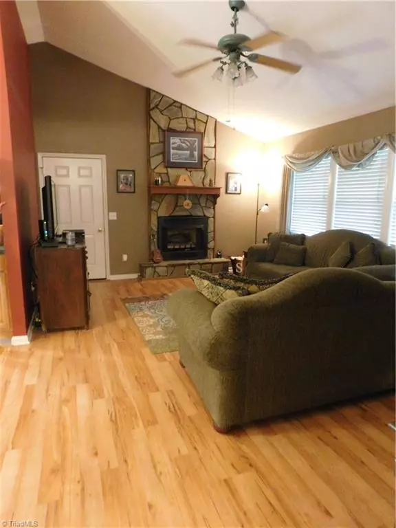 Wilkesboro, NC 28697,210 Eldrege ST