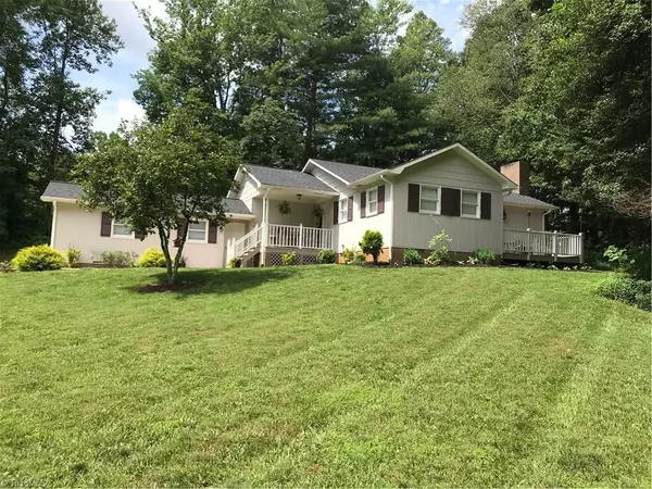 128 Raven Oak DR, Wilkesboro, NC 28697