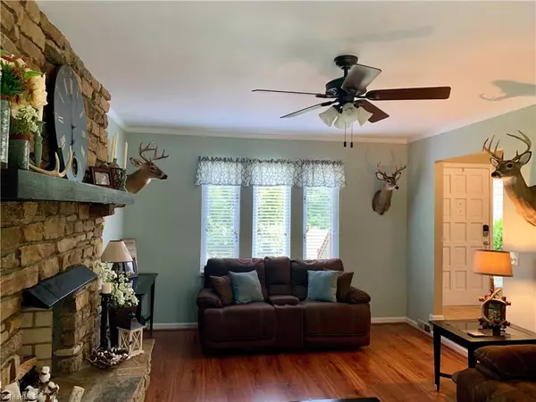 King, NC 27021,1070 Priddy RD