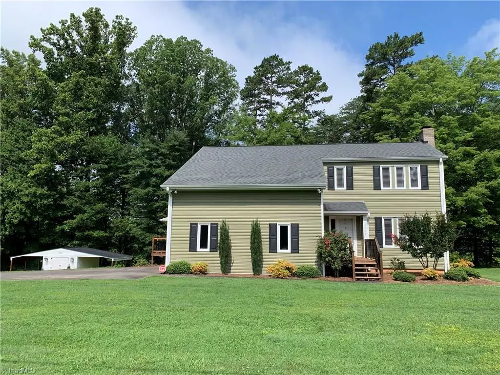 King, NC 27021,1070 Priddy RD