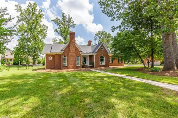 306 Ashley TRCE, Elon, NC 27244