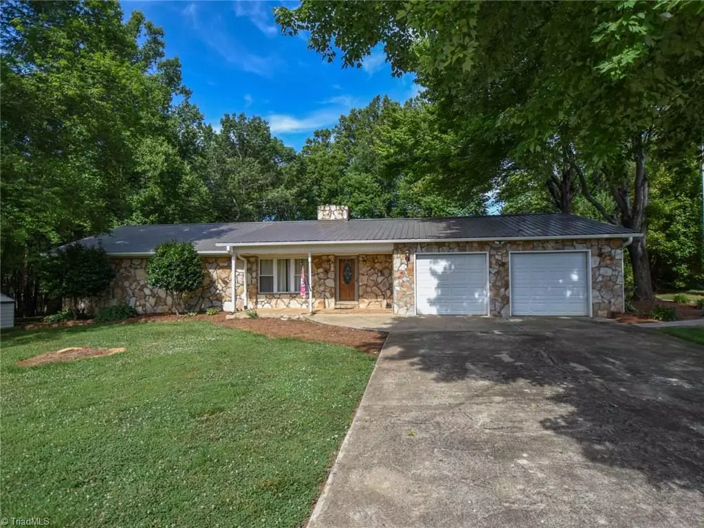 King, NC 27021,1205 Faulkenberry RD