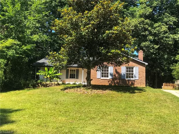 3209 Waterford DR, Jamestown, NC 27282