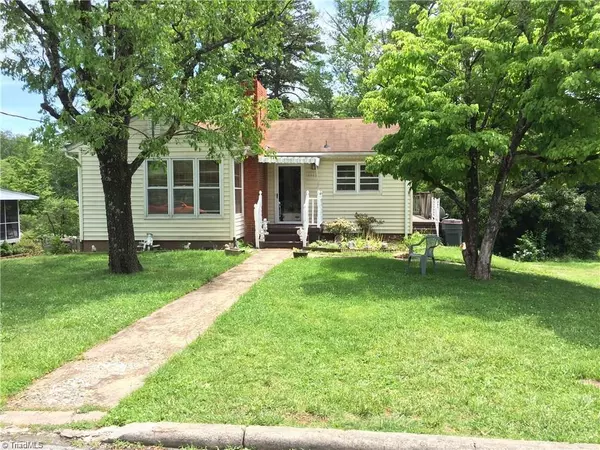 1115 S Woodleigh CIR, Reidsville, NC 27320