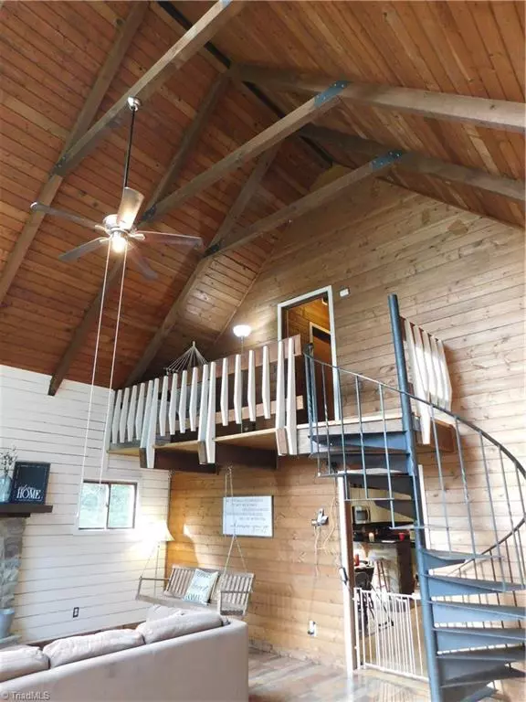 Deep Gap, NC 28618,131 Horseshoe Ridge RD