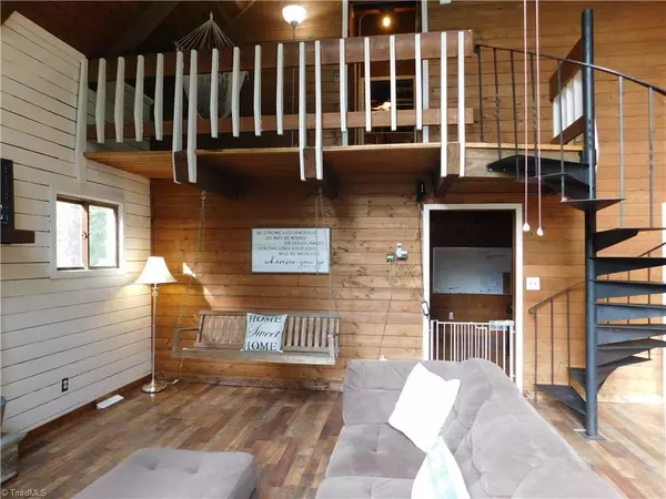 Deep Gap, NC 28618,131 Horseshoe Ridge RD