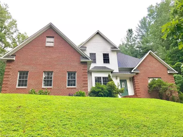 213 Mcelwee ST, North Wilkesboro, NC 28659