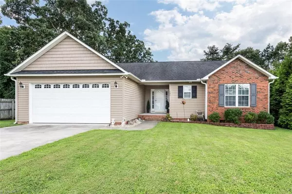 131 Von Logan DR, Thomasville, NC 27360