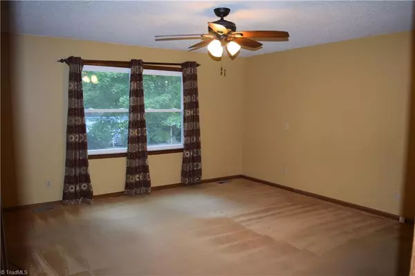 Summerfield, NC 27358,7637 Deboe RD