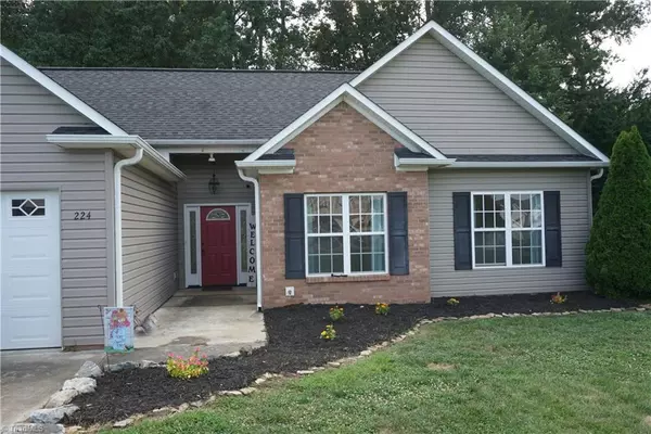 Mocksville, NC 27028,224 Summit DR