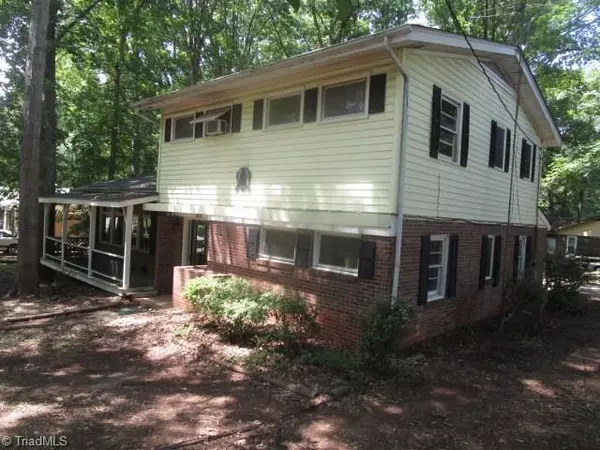 1611 Whitman PL, High Point, NC 27260