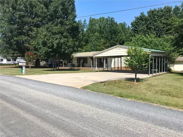 172 Broadway RD, Mocksville, NC 27028