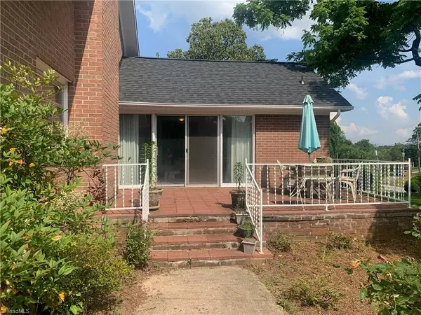 Hays, NC 28635,847 TRAPHILL RD