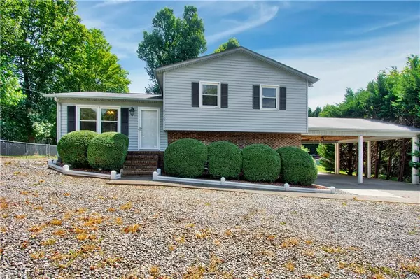 129 Maple Ridge DR, King, NC 27021