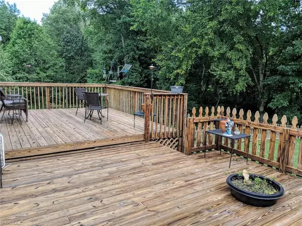 High Point, NC 27262,303 Canterbury RD