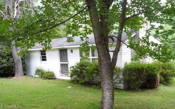 87 Skunk Cabbage Bog, Glade Valley, NC 28627