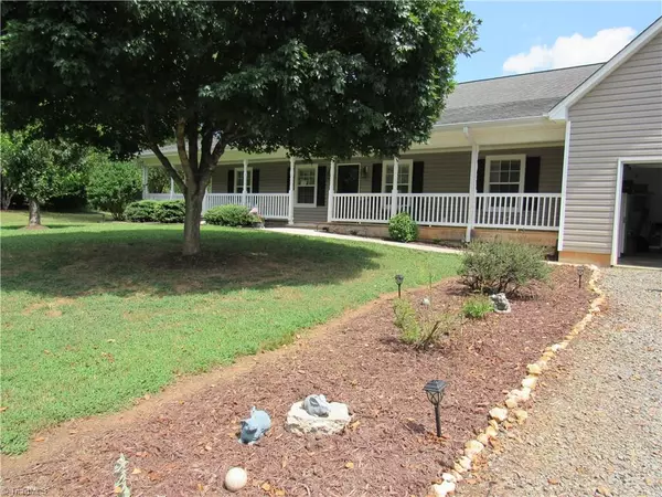 King, NC 27021,1085 Homestead Place DR