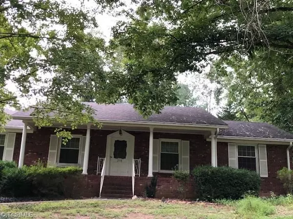 219 Magnolia AVE, Mocksville, NC 27028
