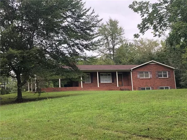 Mocksville, NC 27028,1089 Country LN