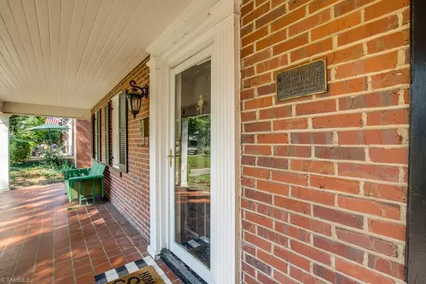 High Point, NC 27262,225 Woodrow AVE