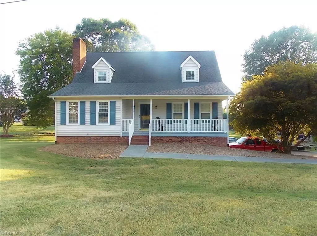 King, NC 27021,1813 Chestnut Grove RD