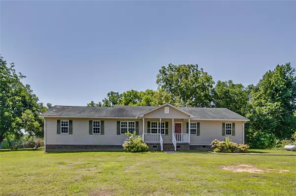 4602 Hinshaw Town RD, Ramseur, NC 27316