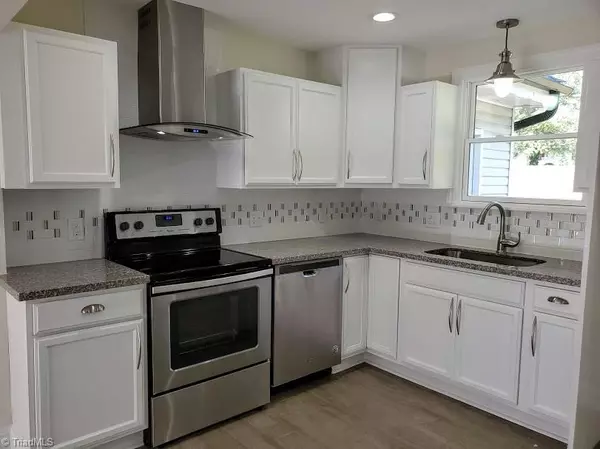 High Point, NC 27260,703 Manor DR