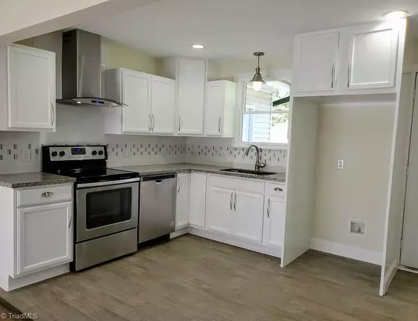 High Point, NC 27260,703 Manor DR