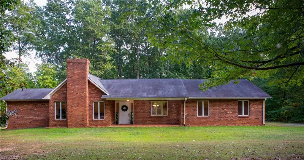 King, NC 27021,120 Oakwood Trail RD